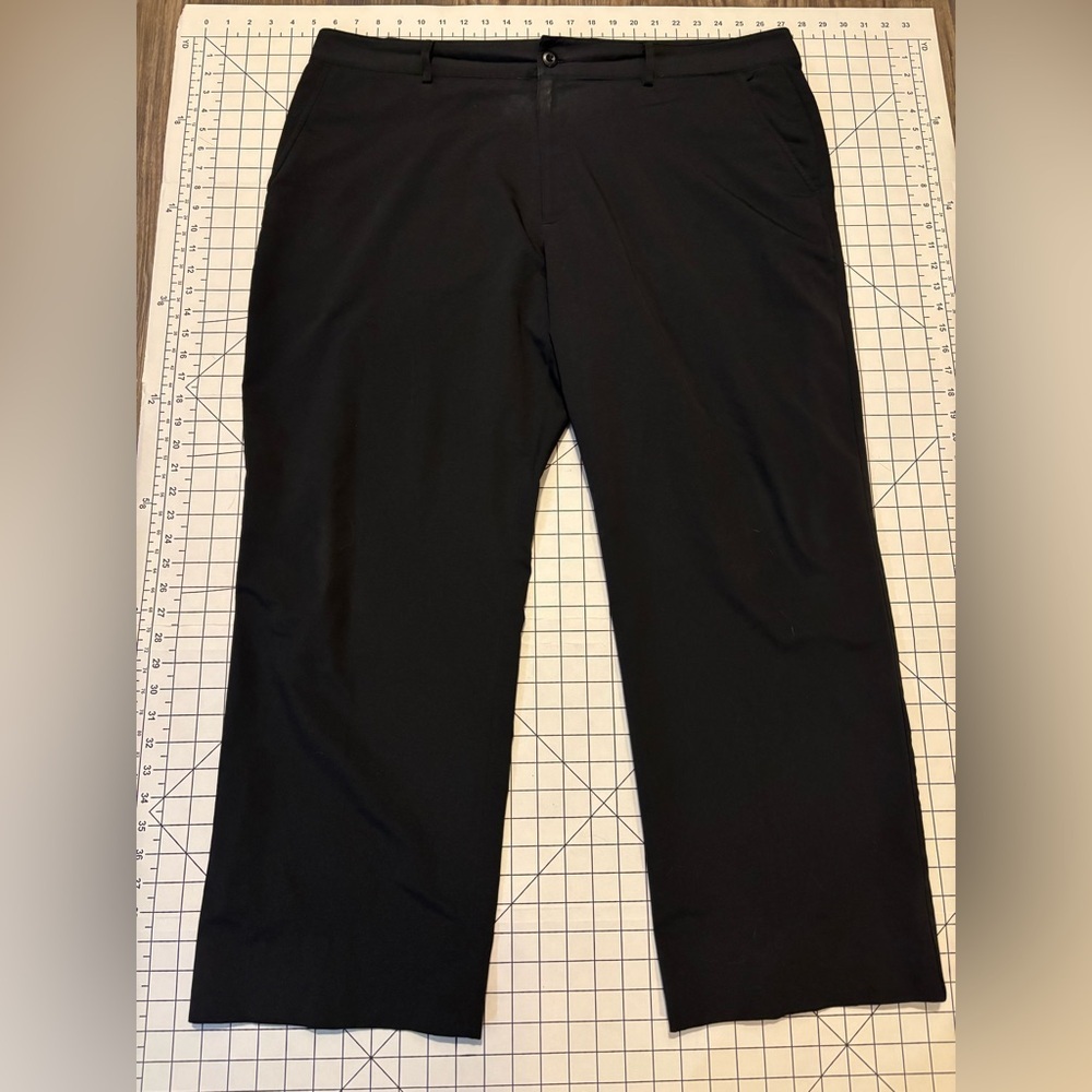 Under Armour Men’s Size 42/30 Black Pants